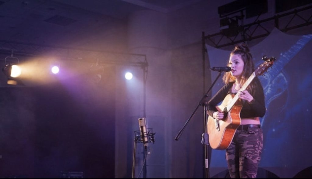 Lola Young Cancels All Upcoming Shows